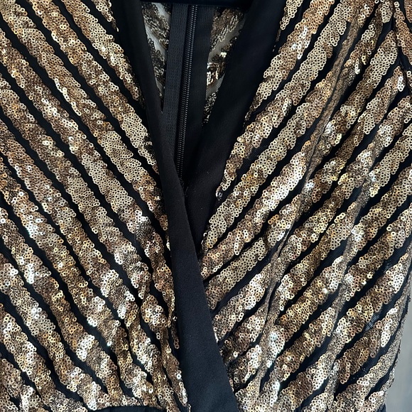 A beutiful jumpsuit it’s stretchy new - Picture 2 of 7